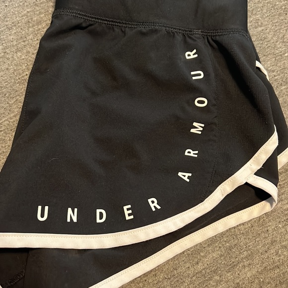 Under Armour Shorts - Picture 3 of 3